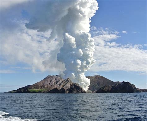 New Zealand Volcano Eruption 5 Confirmed Dead 20 Missing Volcano