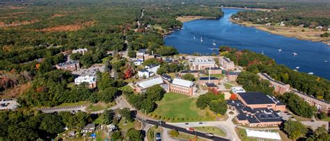 About Une University Of New England In Maine