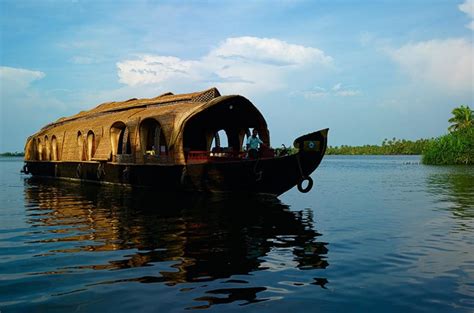 Fall In Love With This Honeymoon Places In Kerala The Cbc News