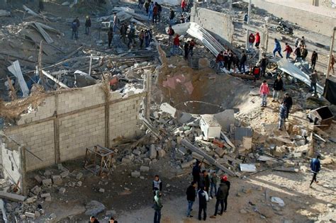 360 km²lik alanında 1.4 milyon insan barındırır. İsrail Gazze'ye saldırdı: 4 şehit