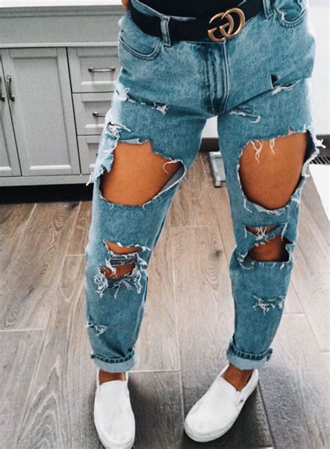 30 Cozy Ripped Jeans Outfit Ideas You Can Totally Wear This Summer Cute Ripped Jeans Ripped