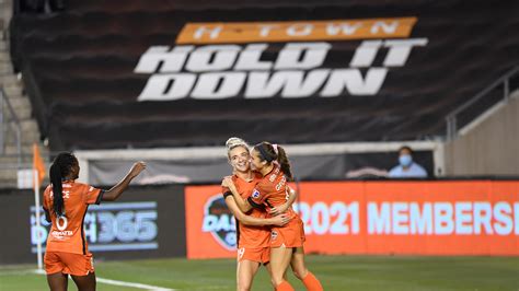 Her birth sign is pisces and her life path number is 11. Kristie Mewis stars as Houston Dash run rampant against North Carolina Courage