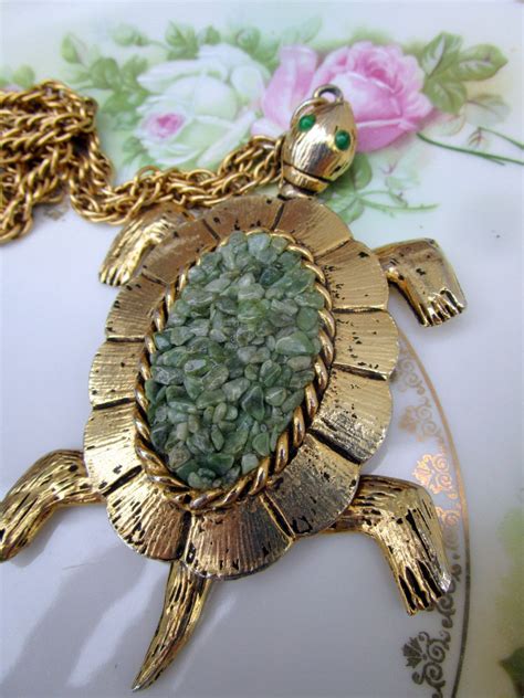 Vintage Large Chunky Articulated Turtle Pendant Necklace Jade Nuggets