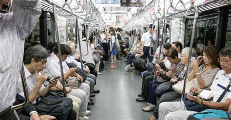 Irritações Que Todo Mundo Passa No Transporte Público Do Japão