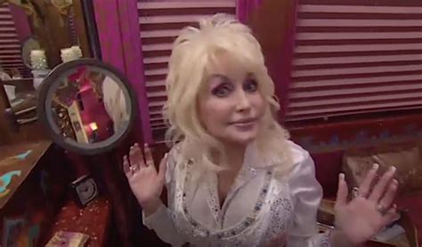 Dolly Parton Shows Off Her 1994 Prevost Custom Built Rv To Oprah Winfrey Dolly Explains She