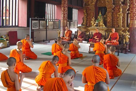 Ensiklopedia Buddhadhamma Peraturan Bhikkhu Tentang Nissaya