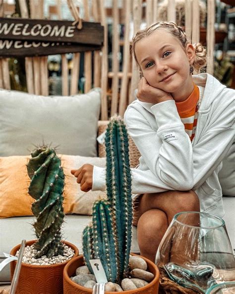 𝕄𝕒𝕍𝕚𝕖 youtuber 🎥 on instagram “~you may be given a cactus but you don‘t have to sit on ist~ 😁