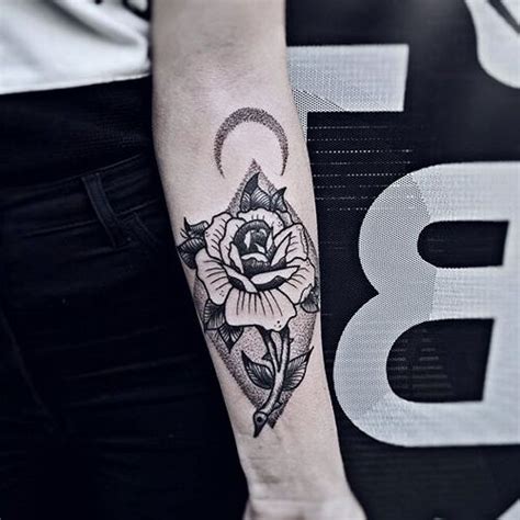 Tatuajes De Una Rosa 🌹 Descubre Lo Que Significa Un Tatuaje De Rosa