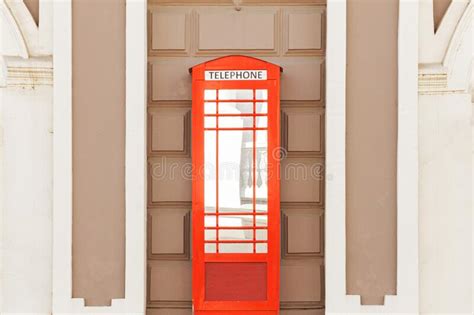 433 Classic Vintage White Phone Booth Stock Photos Free And Royalty