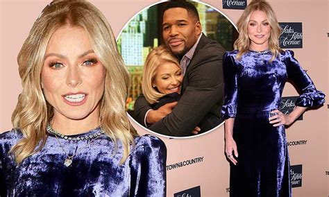 Kelly Ripa Beams In Blue Velvet At Town And Country Jewelry Awards