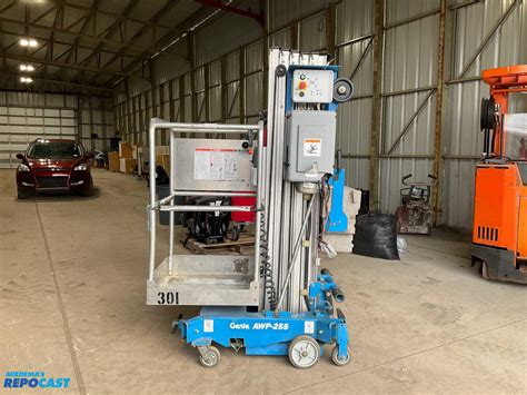 Sold Genie Awp 25s Other Equipment Lifts Tractor Zoom
