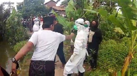 Kronologi Viral Warga Usir Dan Maki Petugas Medis Ber Apd Di Cikarang