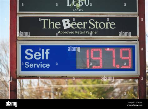 Gas pump prices in Minesing Ontario soar to 197.9 per litre for