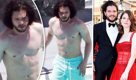 Game Of Thrones Kit Harington Flashes Toned Abs And Buff Physique