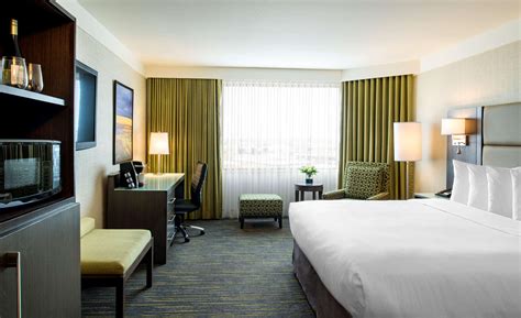 Delta Hotels By Marriott Saskatoon Downtown Saskatoon Compare Deals