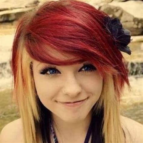 13 Emo Hairstyles For Girls Background