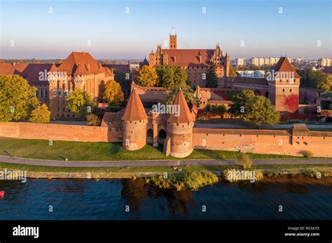 Medieval Castillo De Malbork Marienburg En Polonia Principal