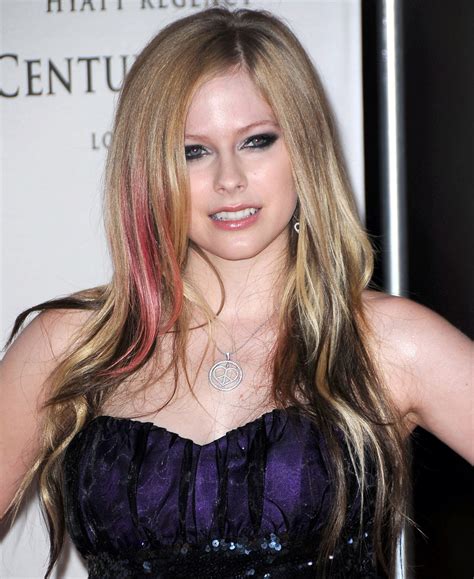 Avril Lavigne To Expand Clothing Line