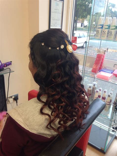 Wedding Party Hair Curls With A Plate At The Front With Beautiful Hair