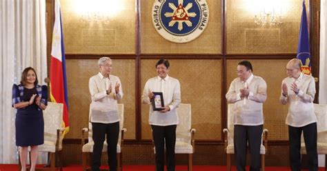 launch commemorative coin of 125th independence day with pbbm photos philippine news agency