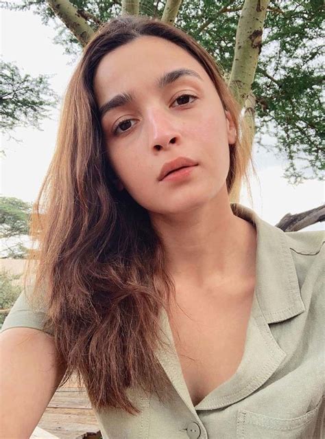 5 Pictures Which Prove Alia Bhatt Is A Natural Beauty And Looks Absolutely Breathtaking Without
