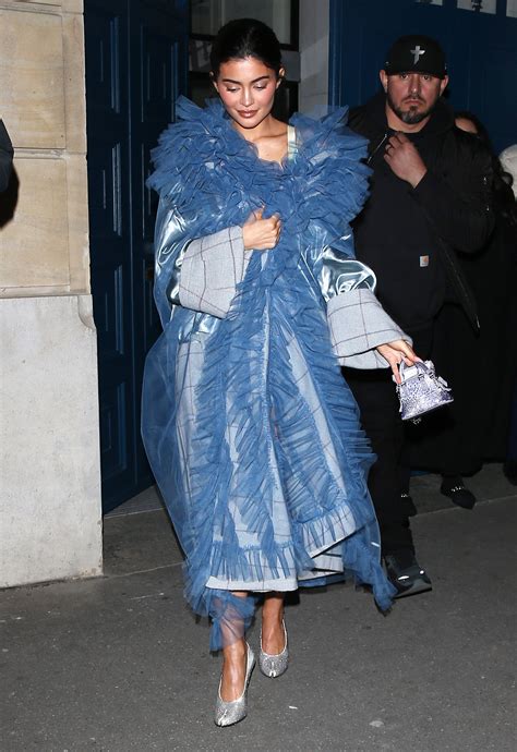 Kylie Jenner Channels Cinderella With Her Outfit In Paris Who What