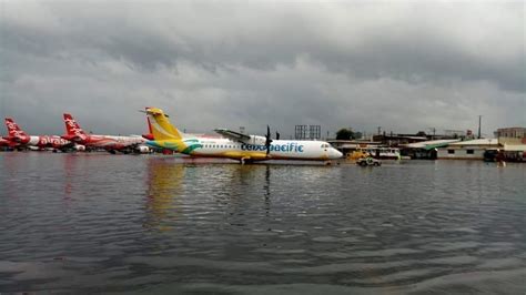 Flooded NAIA runway : Philippines