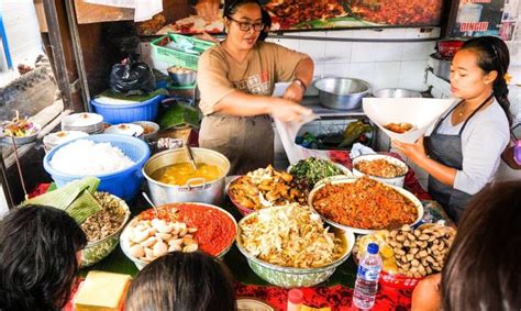 Street Food Tour Of Bali Insanely Delicious Indonesian Food In Bali