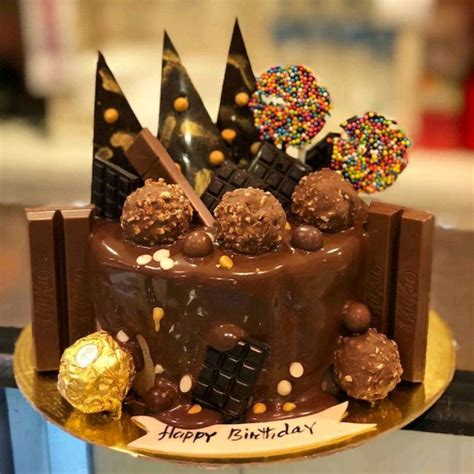 Today it is the world leader of its class with its original recipe, handcrafted nature, refined packaging and famous advertising campaigns. Ferrero Rocher just a few years became the favorite ...
