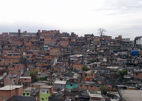 Das oito subprefeituras com maior número de casas em favelas estão na zona sul