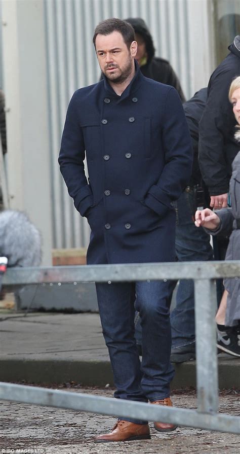 Pictured Danny Dyer Has A Carrier Bag Full Of Cash As He Films First Location Shots As New