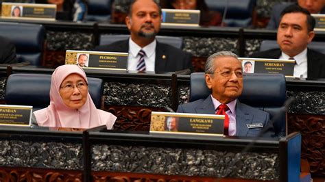 Do you know your members of parliament in malaysia. Malaysia opposition lawmakers stage walkout at first ...
