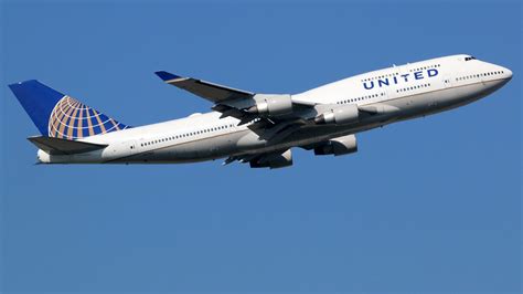 United Airlines Flight Makes Emergency Landing After Left Engine Blows