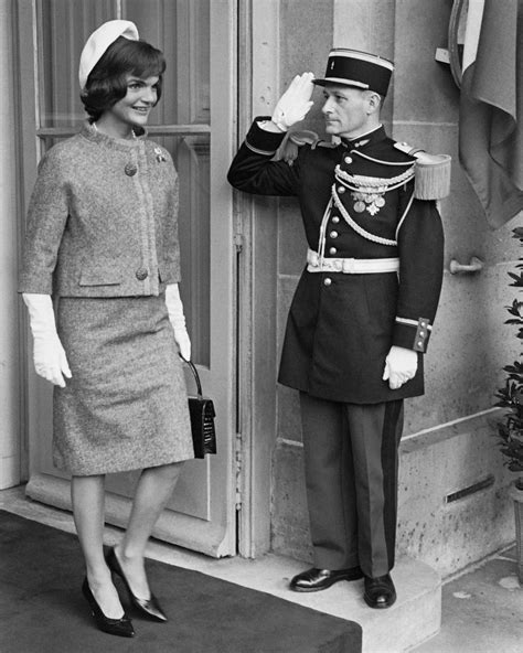 first lady jacqueline jackie kennedy in paris in 1961 8x10 photo ab 062
