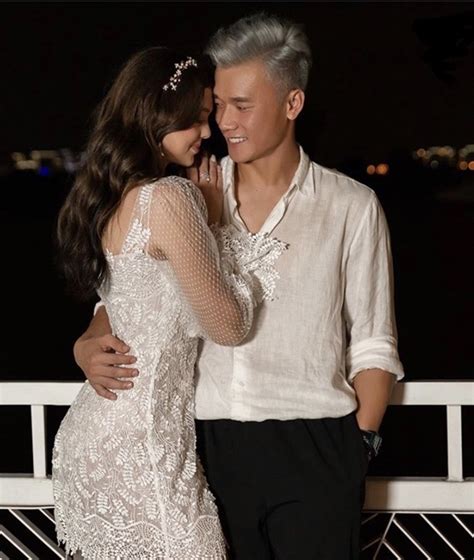 Bùi tiến dũng chụp ảnh chung cùng dianka khi tham dự tiệc sinh nhật của một người bạn tại tp hcm. Bùi Tiến Dũng và bạn gái Ukraina đã đính hôn?