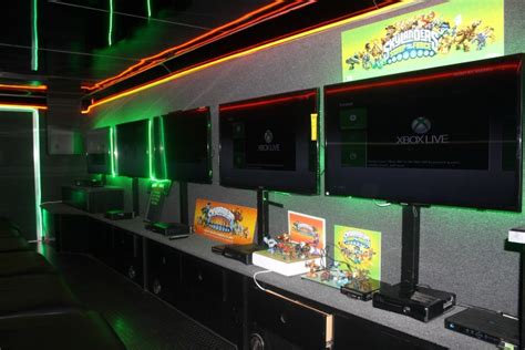 Welcome to game on party truck. Be The Cool Mom With A Game Truck Party + Giveaway