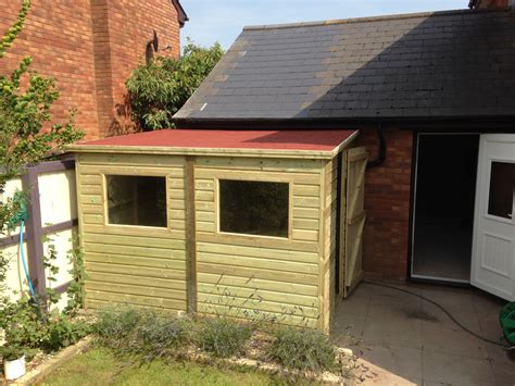 This garden house doubles up as a home office and studio space. Small Garden Office