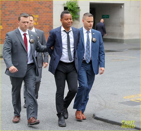 Cuba Gooding Jr Leaves Precinct In Handcuffs After Turning Himself In To Cops Photo 4309490