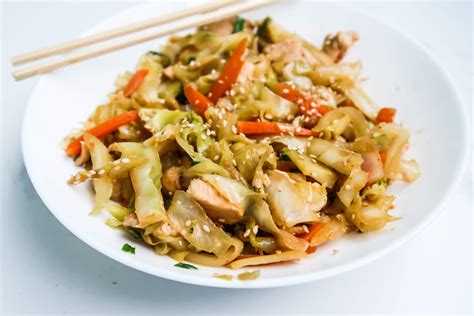 Healthy Egg Roll In A Bowl With Chicken Beauty Bites