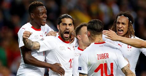 La selección de fútbol de suiza (en alemán, schweizer fußballnationalmannschaft, en italiano, nazionale di calcio della svizzera) es el equipo representativo del país en las competiciones oficiales. Rumbo a la Eurocopa: Ganaron Suiza y Rumania; empató ...