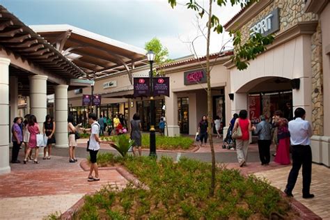 Save 25% to 65% every day on designer and name brands including coach, nike and polo ralph lauren. mylifestylenews: 《Malaysia @ First Premium Outlet