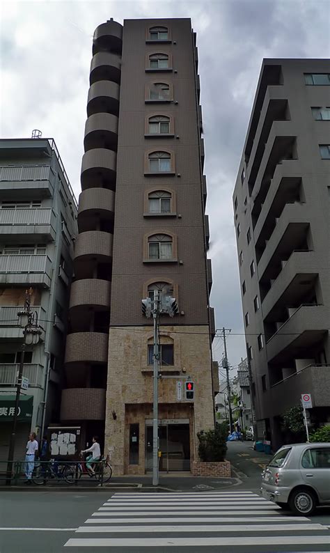 tokyo apartment building