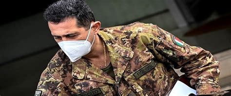 Il generale figliuolo, che si recato a torino per inaugurare il nuovo hub vaccinale del lingotto, si è lasciato sfuggire questa dichiarazione, che sta suscitando un vespaio di critiche: Il generale Figliuolo: vaccini a tutti entro l'estate ...