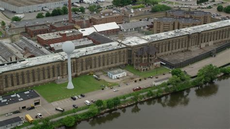 5k Aerial Video Orbiting Western State Penitentiary Pittsburgh