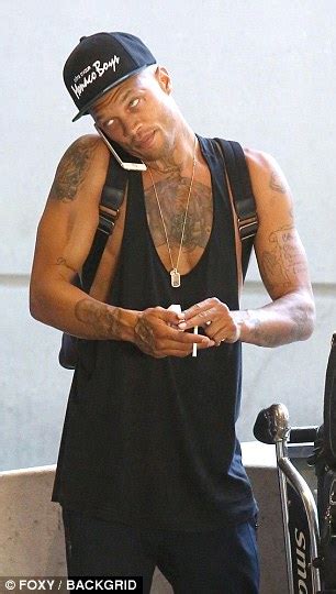 Jeremy Meeks Quits Crips Street Gang To A Certain Extent Daily Mail