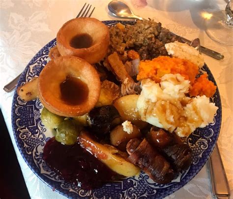 But with christmas falling on a sunday this year, it got us thinking about how the classic english sunday. English Christmas Dinner - 20 Recipes For A Traditional ...