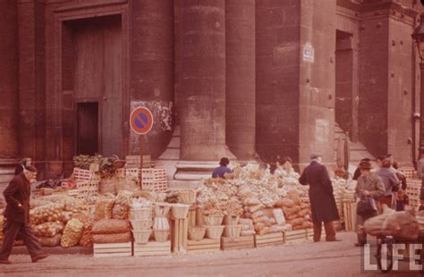 27 Rare Color Photos Of The Marketplace Les Halles Known As The Belly