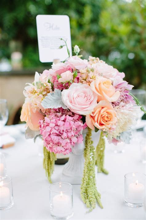 Learn How You Can Put Together The Perfect Wedding Floral Arrangements