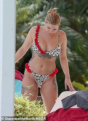 Love Island S Olivia Buckland Slips Into A Leopard Print Thong Bikini My XXX Hot Girl