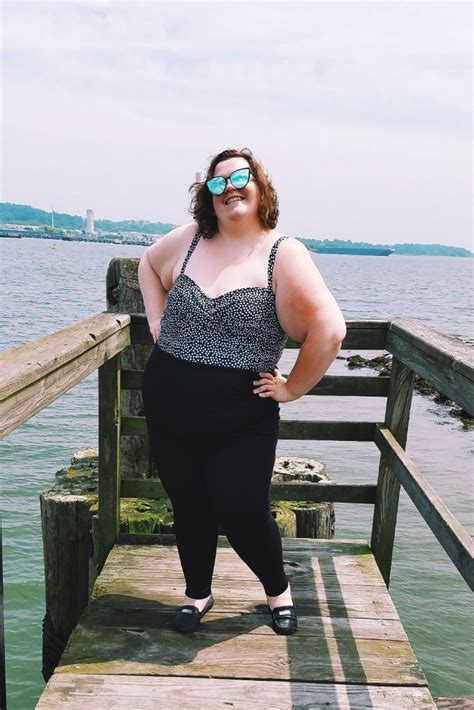 Llabs Fat Bbw Pier Woman Beach Summer Vacation Fun Faceinhole